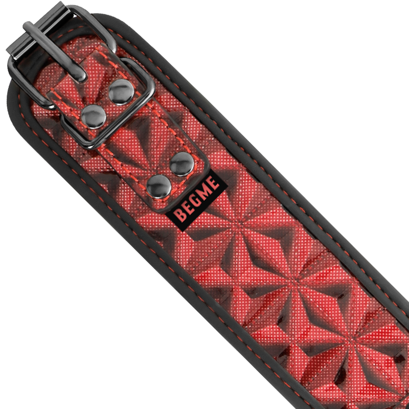 BEGME - COLLIER ÉDITION ROUGE AVEC PINCES TETONS AVEC DOUBLURE EN NÉOPRÈNE